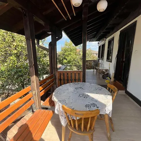 дядо добревата къща Villa Tryavna